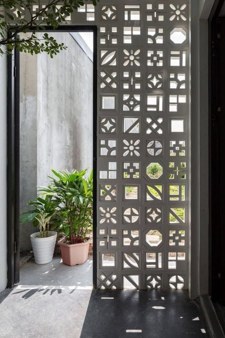 Light weight hollow concrete blocks installation - main image